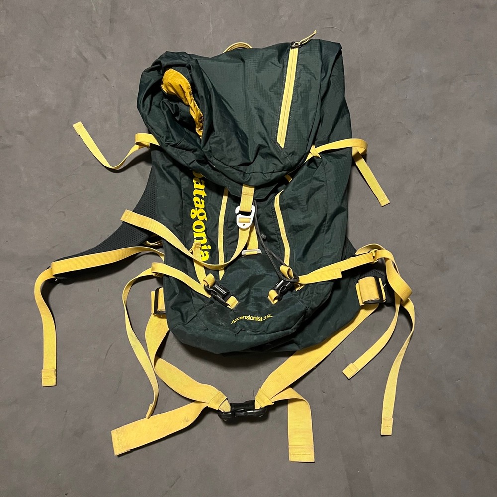 Patagonia Ascensionist 35L Backpack S/M Dark Green Yellow 47995 Gorpcore Hiking